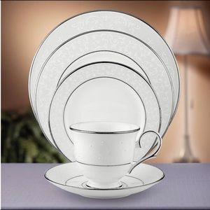 NEW Lenox 5-piece Place Setting- Opal Innocence